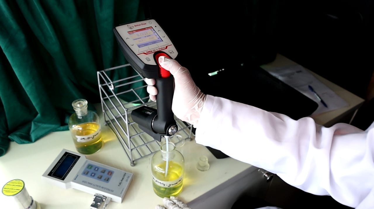 Fuel Testing Lab EPA Punjab First Fuel Testing Lab | DG Visit to Aramco Fuel Station ...